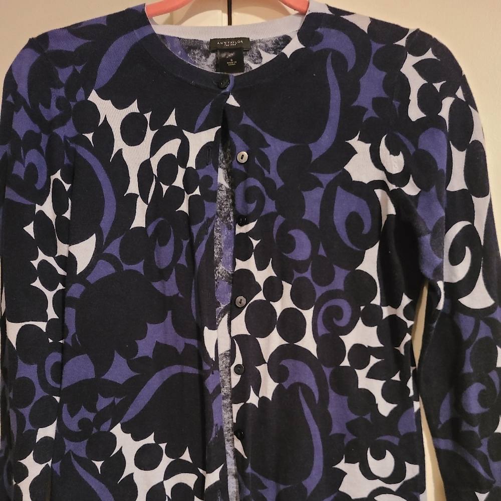Woman's Cardigan